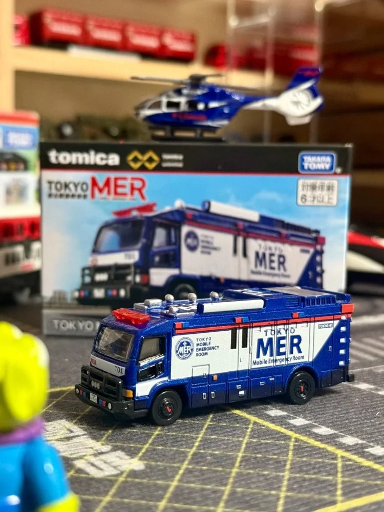Takara Tomy Tomica 1/64 Kids Toys  Alloy Car Model Tokyo Mobile Emergency Room Ambulance  Ornaments  Toy Gifts for Boy