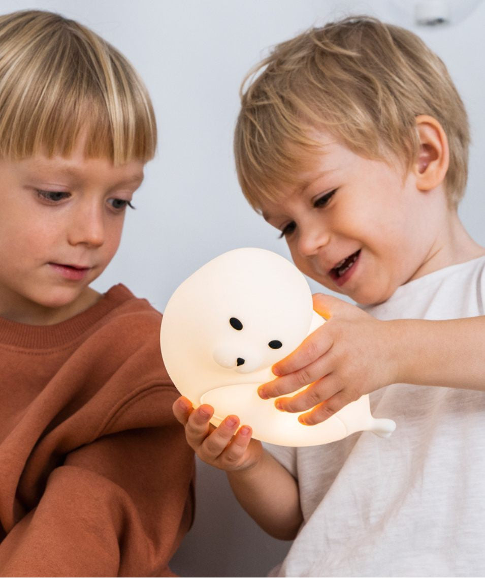Rabbit & Friends Seal Silicone Lamp with Remote - White, photo 2